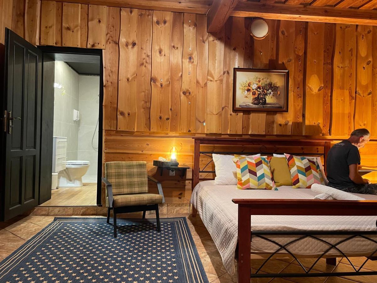 Cosy Apartment In Family Compound Turany Bagian luar foto