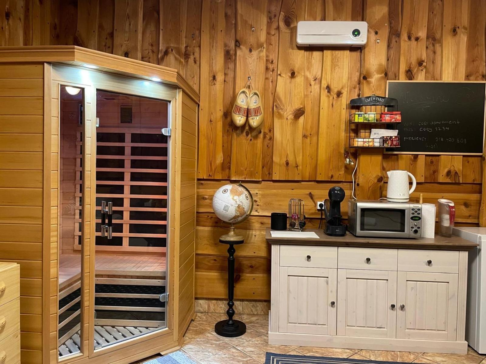 Cosy Apartment In Family Compound Turany Bagian luar foto